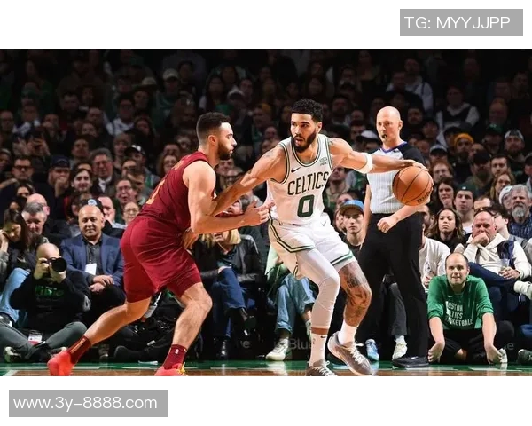 米切尔复出大爆发砍37分助队止连败八记三分展现超强火力